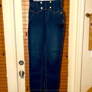 Fabulosity High-Waisted Jeans